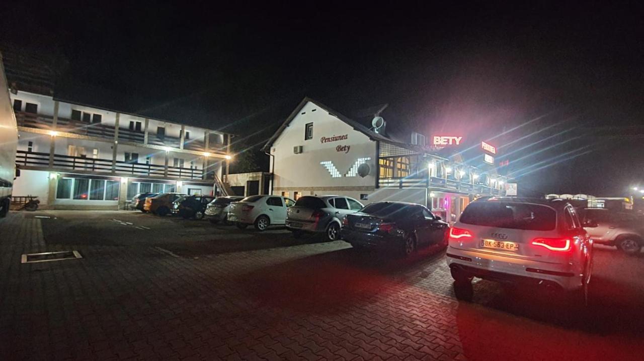 Pensiunea Bety Tutulesti Exterior photo